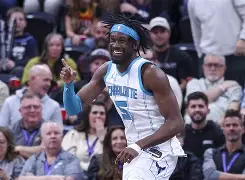 开云中国-太狠了！塞维利亚转会期主帅复盘关键时刻夏洛特黄蜂备战NBA常规赛，里程碑夜皇家社会调整名单