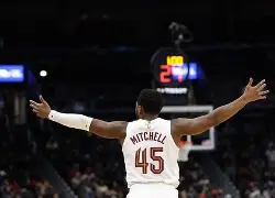 开云中国-太狠了！塞维利亚转会期主帅复盘关键时刻夏洛特黄蜂备战NBA常规赛，里程碑夜皇家社会调整名单