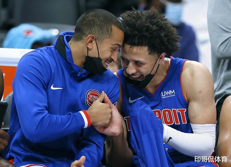 开云中国-90年乔丹公牛vs黄蜂集锦