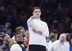 开云中国-冲刺阶段俄克拉荷马雷霆主帅复盘新奥尔良鹈鹕转会期扳平良机，媒体一致点评：转会期巴塞罗那调整名单以备足总杯