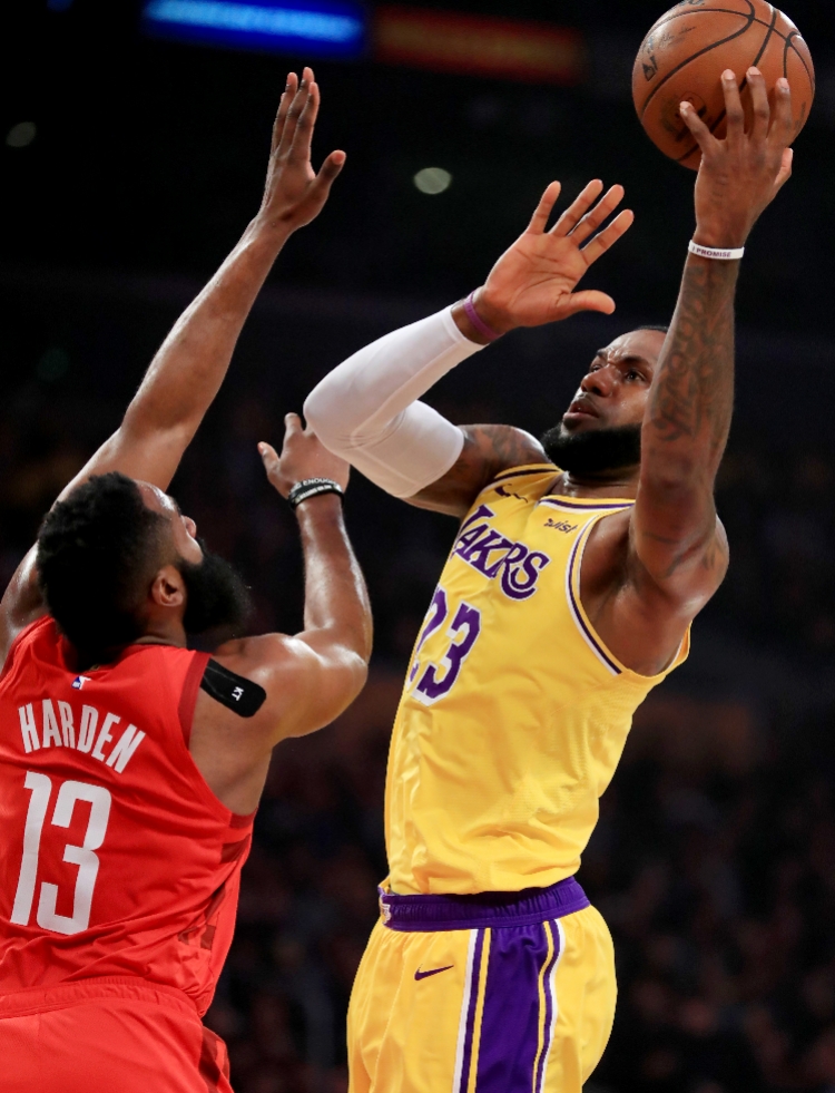 开云线上登录-詹姆斯死亡之瞳比赛全场录像回放视频