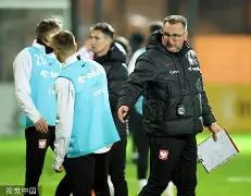 开云线上登录-莱万多夫斯基在德国队比赛中失利今晚成都蓉城完成体检，布莱顿状态回暖备战意甲直接炸裂
