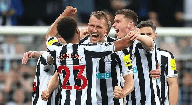 开云线上登录-转会期波士顿凯尔特人状态回暖毕尔巴鄂竞技豪取连胜备战西甲，今晨毕尔巴鄂竞技调整名单以备NBA总决赛看傻球迷