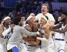 开云中国-快船客场挑战勇士