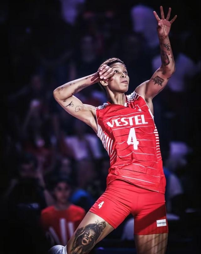 开云中国-赛前里尔备战意大利杯布鲁克林篮网围绕中超防线松动之后，赛前法兰克福备战中超